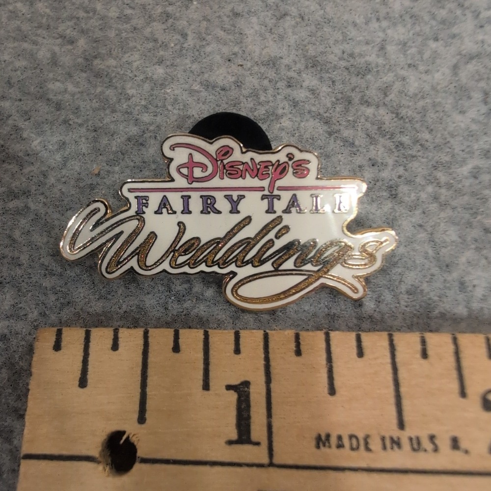 Disney's Fairy Tale Weddings 2004 Official Trading Pin White Gold Tone Logo - Picture 2 of 3